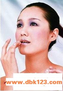 化妆脱落